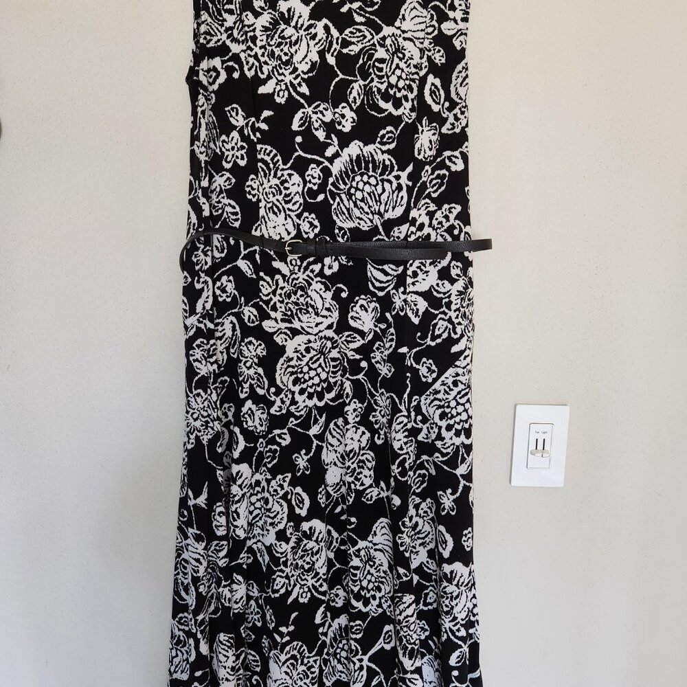 Dress - Picture 2 of 3